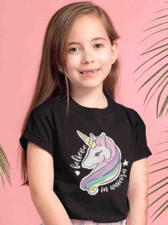 6S1084 cute girl in black Believe in Unicorn tshirt
