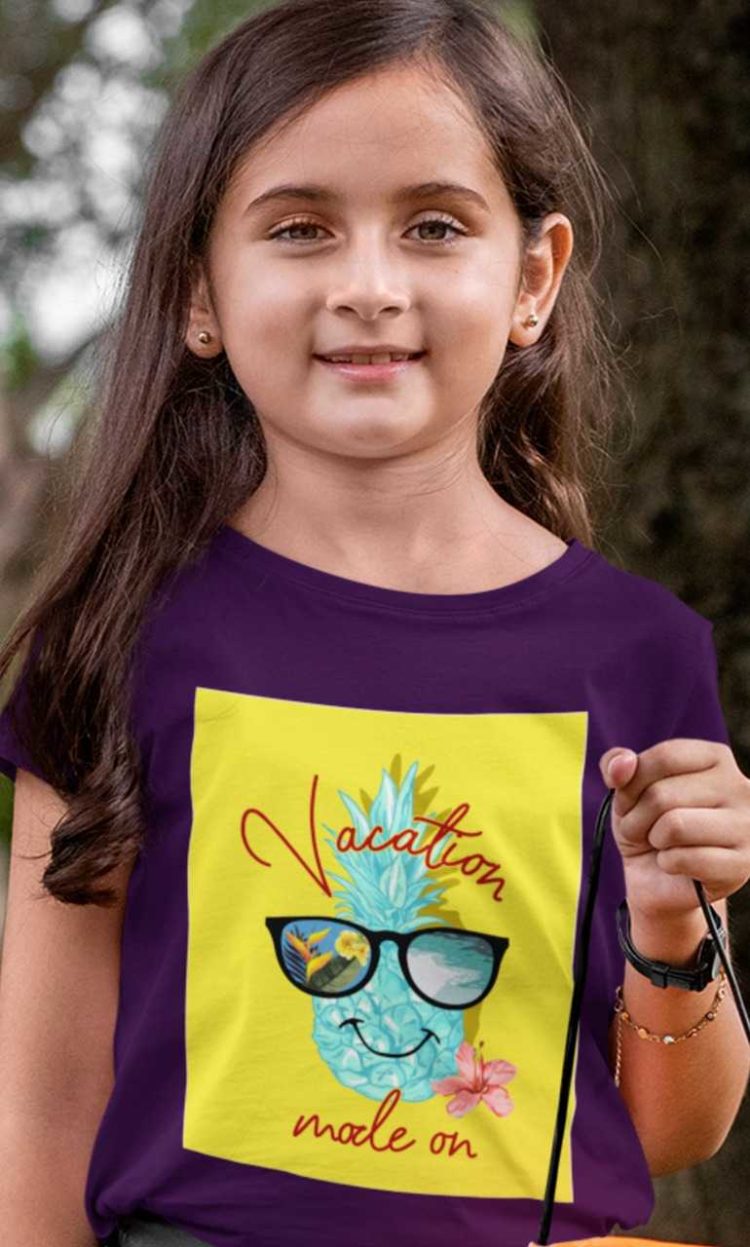 lovely girl in a purple Vacation mode on tshirt